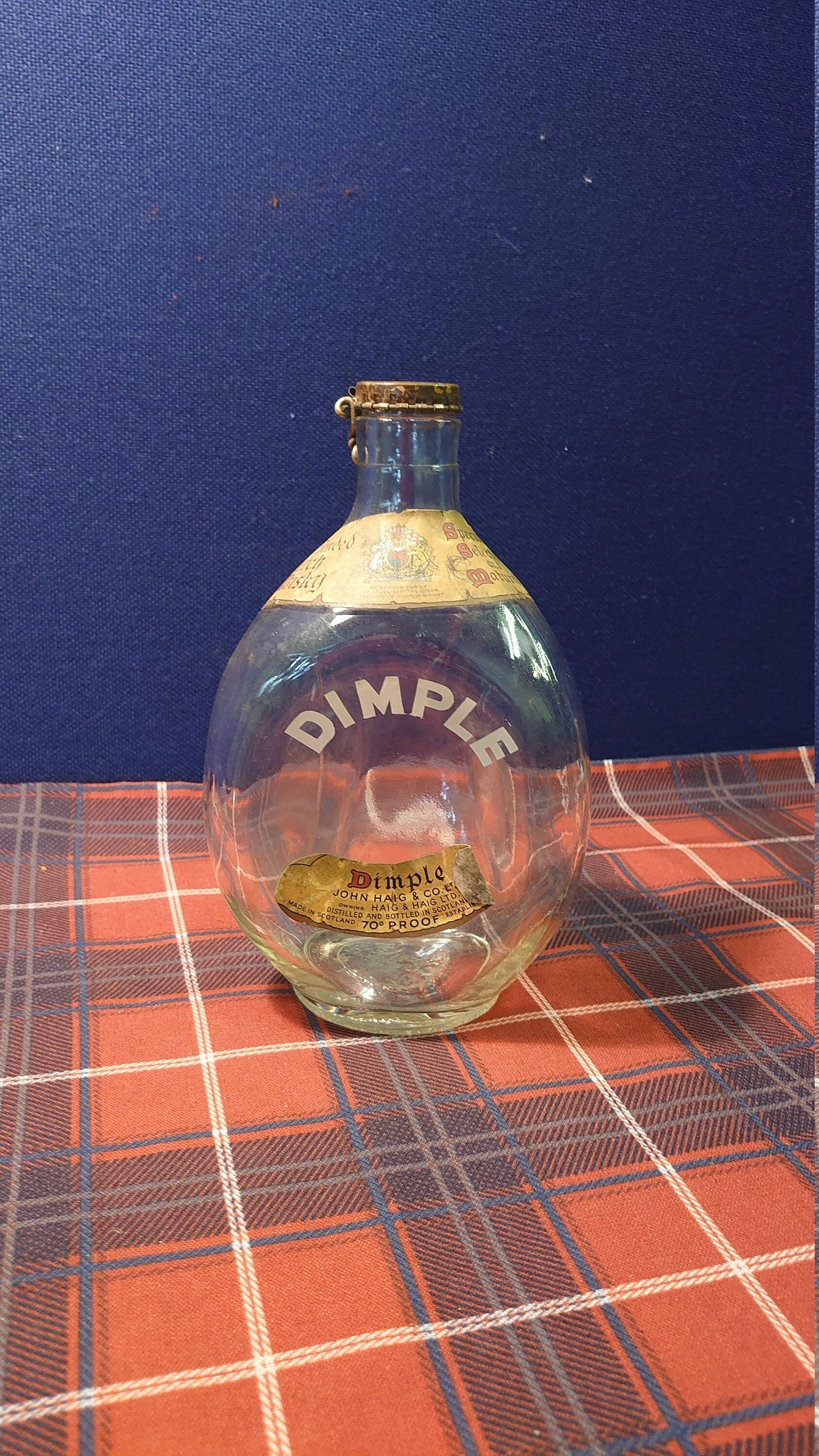 ディンプル　オールドボトル　JOHN HAIG Haig Whisky Agony Uncle - Can I Drink This Old Dimple?