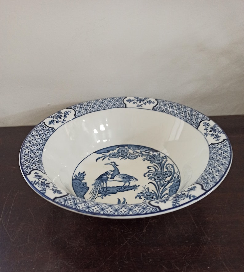 Vintage Fruit Bowl. Blue And White. "Yuan" by Wood and Sons. Excellent Condition. image 3