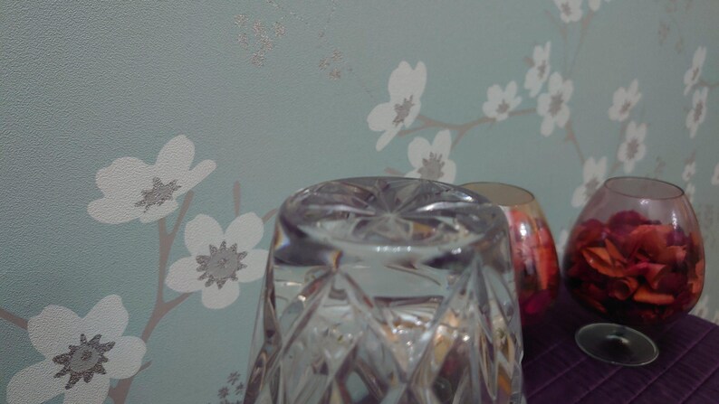 Lead Crystal Cut Glass Vase - Very Good to Excellent Condition - 20cm tall - 11.5cm diameter image 9