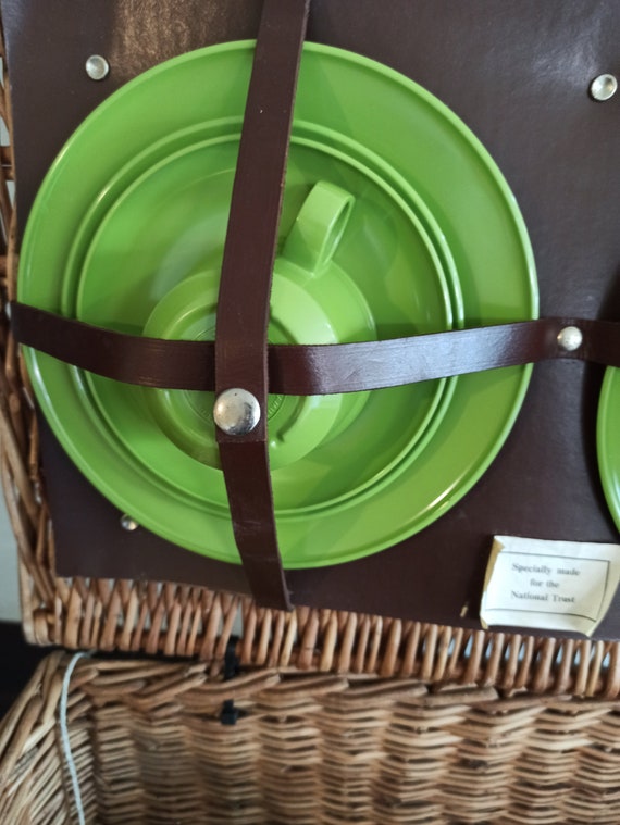 Vintage Picnic Wicker Basket Set. - Etsy Canada