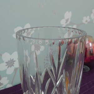 Lead Crystal Cut Glass Vase - Very Good to Excellent Condition - 20cm tall - 11.5cm diameter image 10