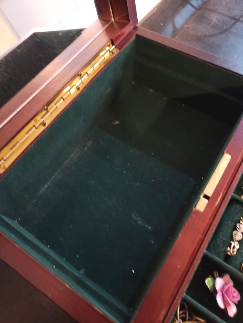 Wooden Jewellery Box With Costume Jewellery. Good Condition. Vintage