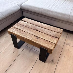 Tavolino da caffè in rovere antico con struttura in acciaio laccato - pezzo unico 73 x 46 cm