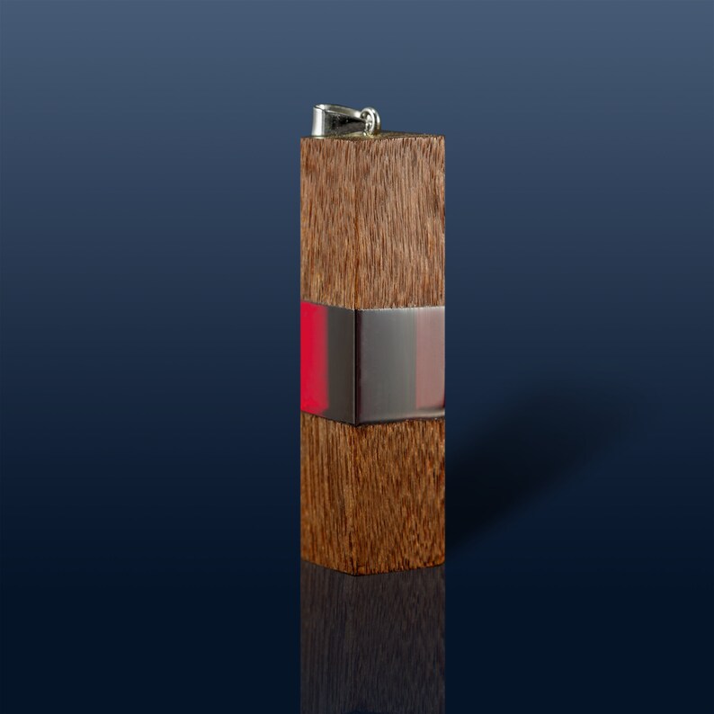 Transparent Wood and jewelry resin pendant Natural redwood Double sided unique pendant for necklace Glass Fashion jewelry For women