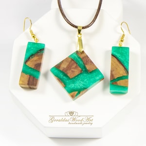 Pendant and Earrings Wood resin jewelry set Wooden pendant Wooden earrings Green jewelry set
