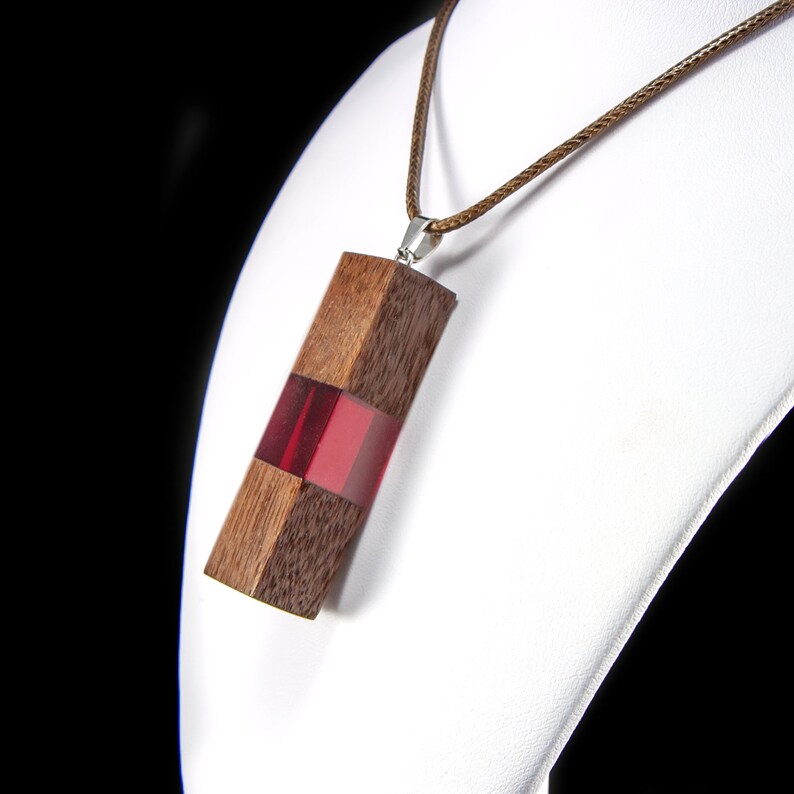 Transparent Wood and jewelry resin pendant Natural redwood Double sided unique pendant for necklace Glass Fashion jewelry For women