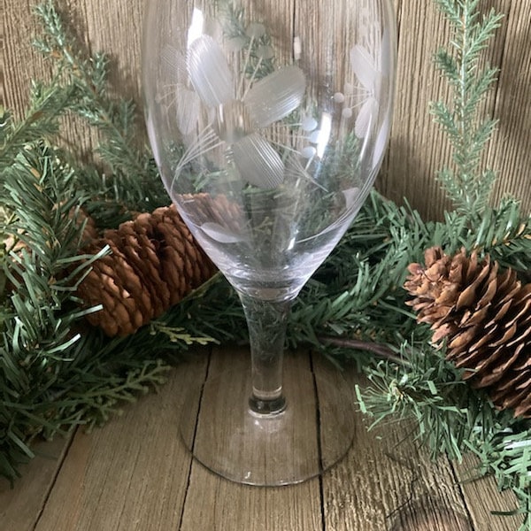 Vintage Wine Glass Etched Floral Pattern