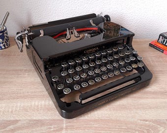Apothecary Corona 'Flat Top' Typewriter - refrubished and ready to write