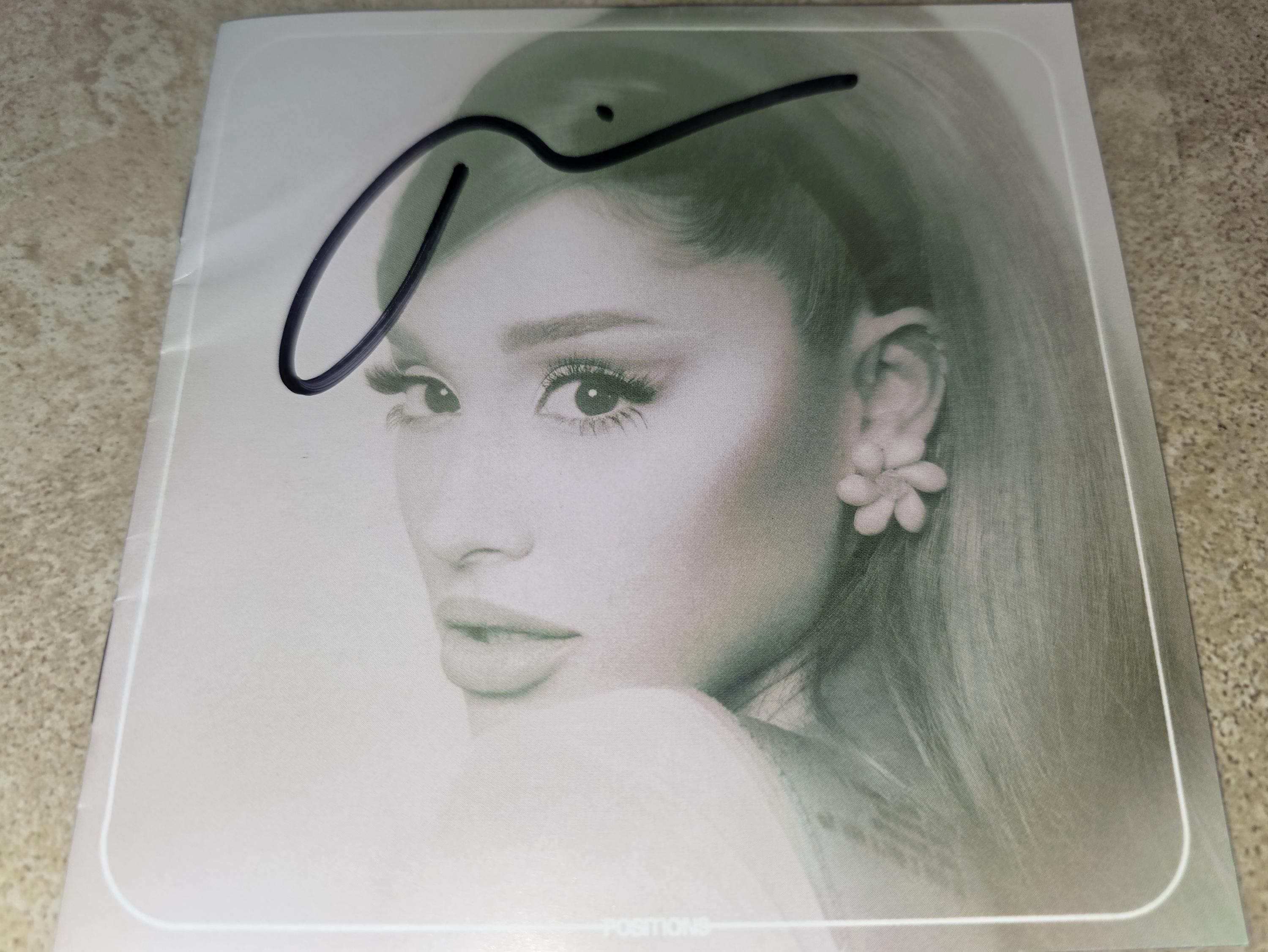 【直筆サイン】【未開封】【アメリカ限定】Ariana Grande ARIANA GRANDE HAND SIGNED AUTOGRAPHED 11x14 SUPER SEXY SINGER