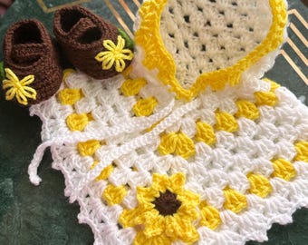 Baby poncho and sandals 0-3 months