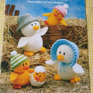 Jean Greenhowes Knitted Animals ,Irresistible Soft Toy Designs ,Double Knit