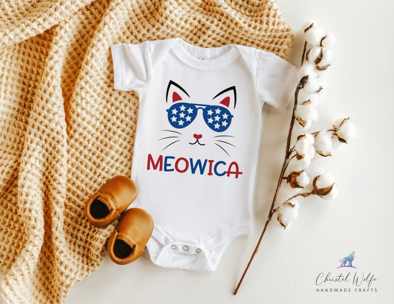 Meowica Patriotic Cat Bodysuit My 1st 4th of July Onesies\u00ae Baby/'s Independence Day Outfit Gender Neutral Baby Shower Gifts Newborn Shirt