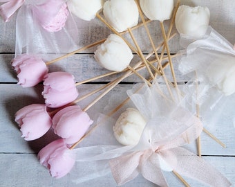 Bourgeon de pivoine dans une tarte à la cire de soja, cire à fondre, gousses de cire, faveur d'espace réservé à la bougie