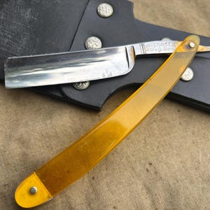 Vintage Geneva Co straight razor