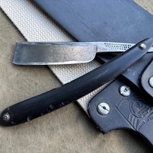 Vintage Wade and Butcher straight razor