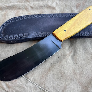 Handmade high carbon steel skinning knife with leather sheath