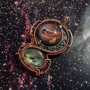 Wirewrapped Fidget Pendant - Gengar and Ghastly w/ Labradorite
