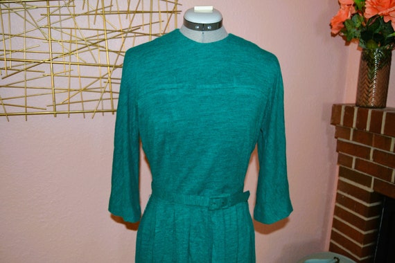 1950s Vintage Lloyd Weill Green dress with belt - image 3