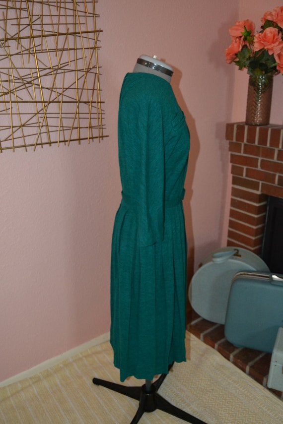 1950s Vintage Lloyd Weill Green dress with belt - image 4