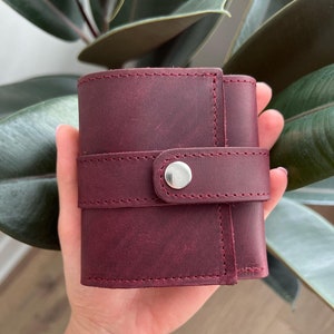 Cartera pequeña de piel para mujer. Regalo de aniversario de la madre para ella. Linda cartera de cuero con tarjeta triple. Monedero de cuero. Cartera de piel para mujer.