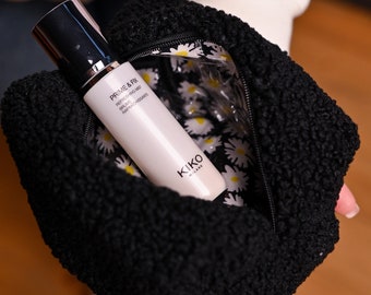 Bolsa de maquiagem de tecido Teddy: Bolsa de viagem para cosméticos de pelúcia