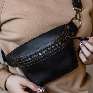 Women Shoulder Vintage Leather Belly Waist bag. Leather Belly Crossbody Bag. Leather Fanny pack with Belt, Unisex Small Handbag Black