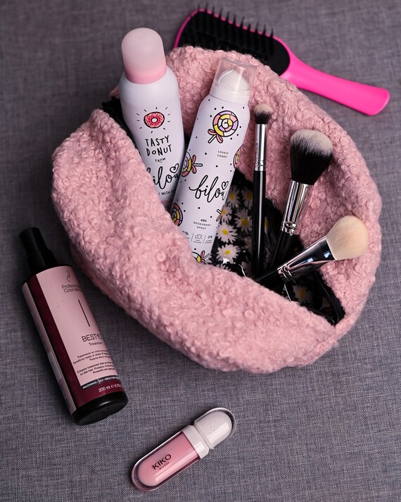 Makeup pouch under 200 sale