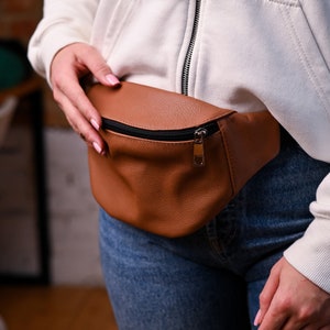 Leather fanny pack for men Leather Small  Sport Crossbody Bag Women&#39;s Leather Hip Bag Leather belt bag Unisex waist bag Nurse fanny packs