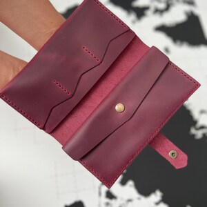 Cartera de cuero para mujer Cartera vintage de mujer Marsala Cartera minimalista Mujer Monedero personalizado para mujer Regalo del Día de la Madre Regalo hecho a mano