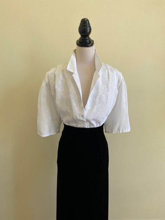 VINTAGE Minimalist White Satin Pleated Puff Sleeve