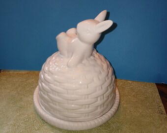 White Pottery Sculptured 3D Bunny on a Basket 2 Pieces 6" high Butter Dish by Stanford Hill pottery used