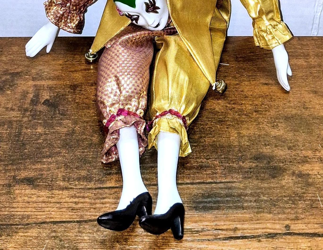 Porcelain Gold & Pink Pierrot 17