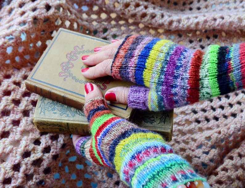 Everything November Mitts KNITTING PATTERN image 3