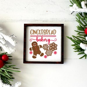 Panneau miniature encadré en bois Décor de plateau à plusieurs niveaux Option dornement Fait à la main aux États-Unis Gingerbread Bakery image 1
