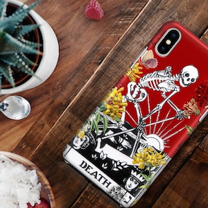 Death Tarot-telefoonhoesje beschikbaar voor iPhone 16 15 14 13 12 11 Samsung Galaxy S25 S24 S23 S22 Ultra, S21, S20, Note 20 Bloemen cadeau-idee