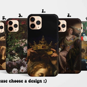 Pode incluir: Cinco designs diferentes de capas para iPhone com v&aacute;rias obras de arte vintage. Os designs incluem uma coroa, uma mulher em um vestido, um arranjo floral e outros dois designs abstratos.