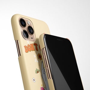 Etui na telefon z cytatem „Don't Chase Attract Retro” do iPhone'a 17e 17 16e 16 15 14 13 12 11, Samsunga Galaxy S26 S25 S24 S23 S22 S21 – pomysł na prezent zdjęcie 2