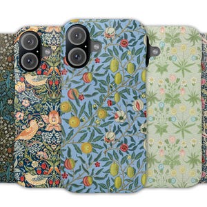 Puede incluir: Cinco fundas para teléfono con diseños florales y botánicos. Los diseños incluyen pájaros, frutas y hojas en varios colores, incluyendo azul, verde y rosa. Las fundas tienen recortes para la cámara y un acabado brillante.