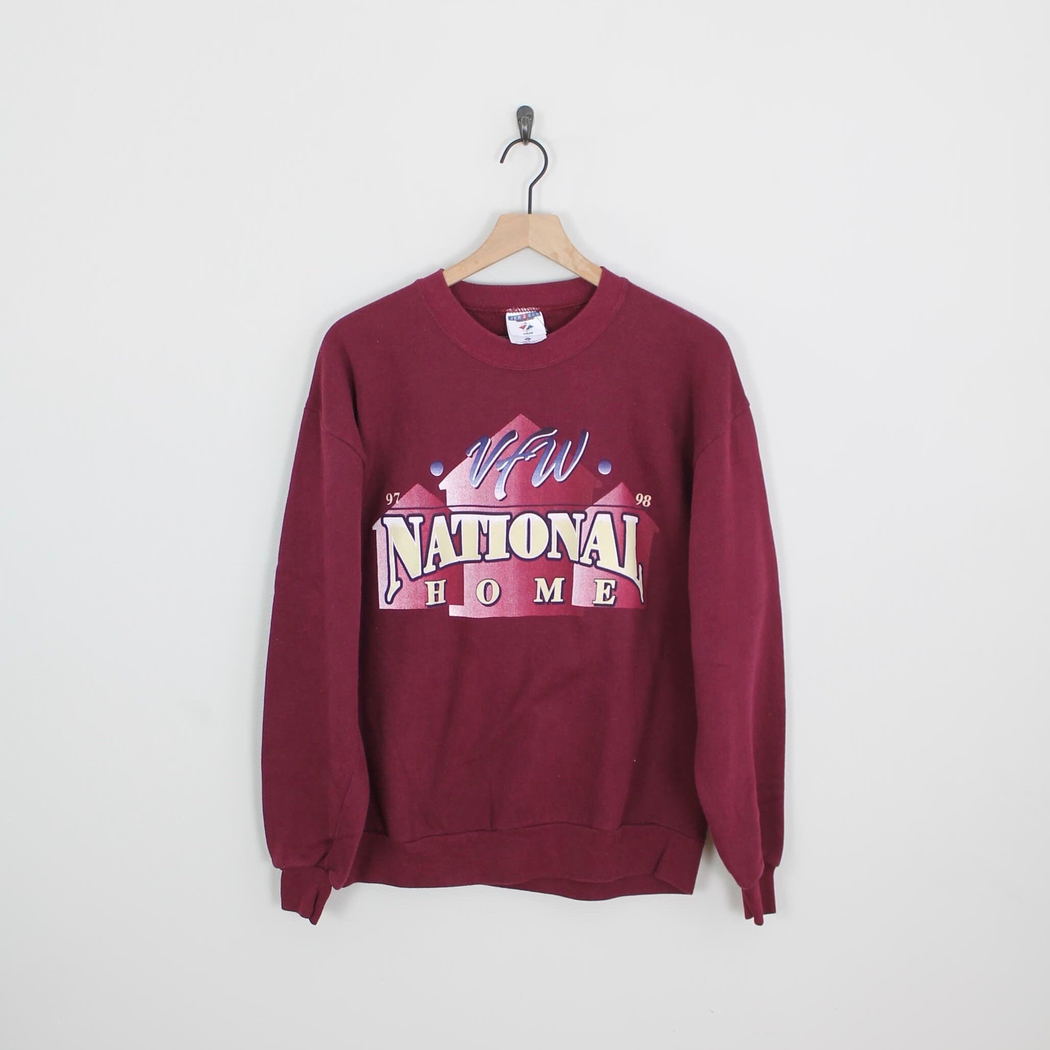 Maroon nike deals sweatshirt