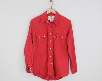 Vintage rote Druckknopf Western Levi's Damen Jeanshemd, Größe M, Vintage Arbeitskleidung, Vintage Westernkleidung, Vintage Jeanshemd