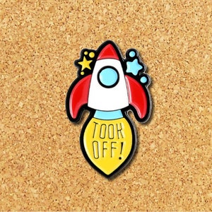 Rocket descola o pino do esmalte de &lt;br&gt; Entrega Rápida? Pin de esmalte engraçado