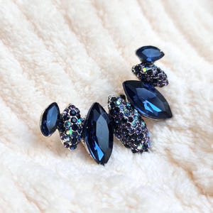 BR32 Betty Elegant Blue Flower Brooch, Crystal Design Brooch, Elegant Blue Brooch | Brooch Collection, Sapphire Design, Fashion Jewelry