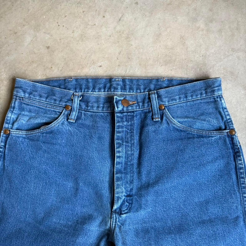 Vaqueros Wrangler vintage de pierna recta, 34 x 36, 100 % algodón, denim azul, tiro alto, estilo vaquero occidental, estilo clásico, fabricado en EE. UU. imagen 2