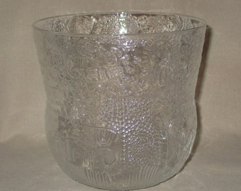 Vintage Nuutajärvi ( today Iittala / Arabia ) Oiva Toikka Fauna glass bowl Medium size