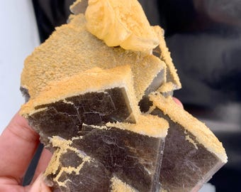 404 Gram Fluorite Crystal, Blue Fluorite Specimen, Terminated And Damaged Free Long Fluorite Crystal Combine With yellow Calcite Cover