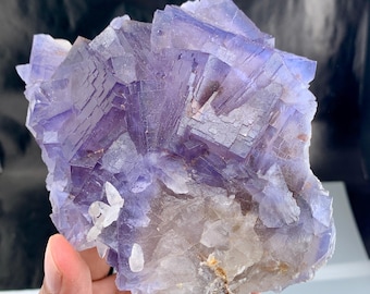 767 gramas de fluorita, cristal de fluorita, calcita, espécime de fluorita, cristal de fluorita roxa natural, terminado e intacto. ritmo interessante