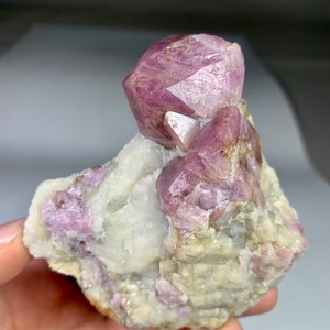 ブルーフローライト結晶標本：140グラム天然研磨済み展示用石 - Etsy 日本