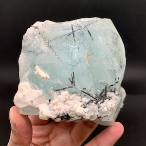 663 Gram very fantastic aquamarine flotar tourmaline inclusion and combine albite the aquamarine size is very good double Terminated