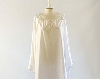 Renaissance Fair Maiden Blouse, Long Peasant Chemise with Flowy Sleeves, Medieval Costume for Themed Events, Unique Gift for History Lovers