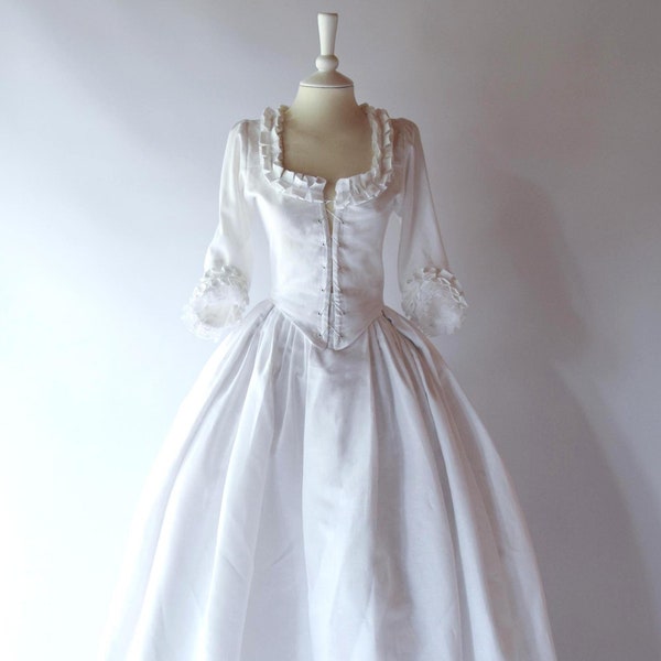 Robe 18ème siècle en lin blanc, robe de mariée historique, costume pour festivals et célébrations